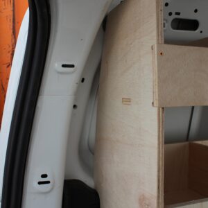 Ford Transit Courier L1 2014-23 – Bestelwagenrek met vakken bestuurderszijde - Afbeelding 6